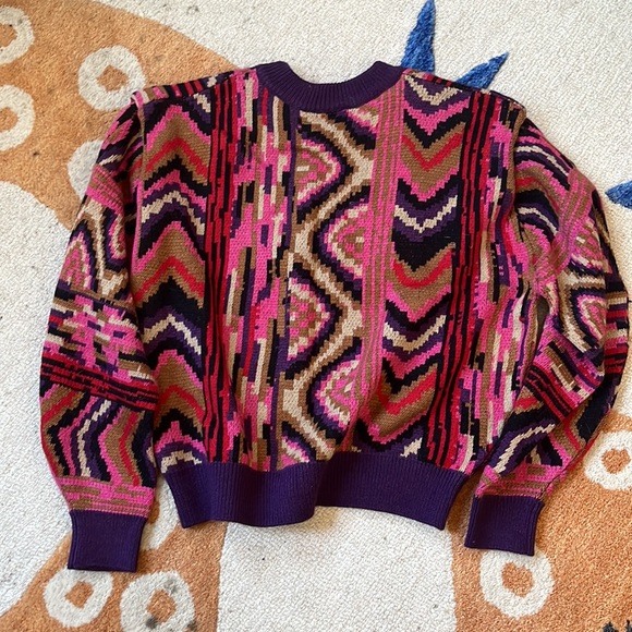 Farm Rio Sweater 🩷🖤💜❤️ NWT - Picture 3 of 8
